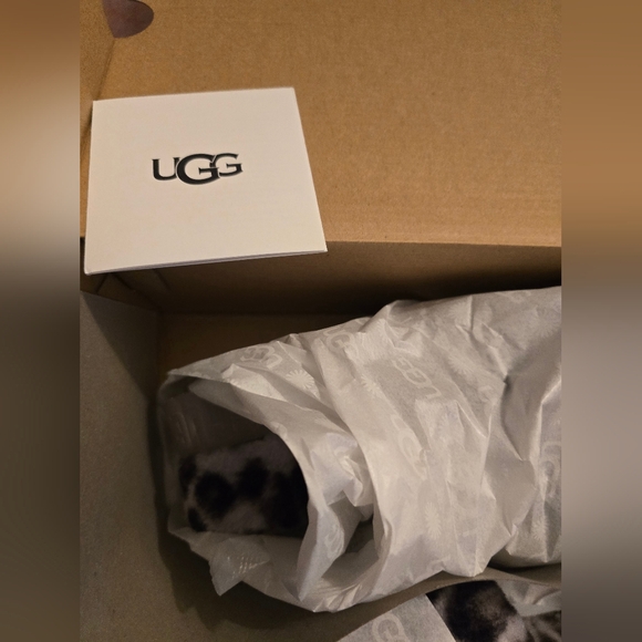 Brand-new never worn Ugg Fluff Yeah Zebra print women's size 9! - Picture 6 of 14